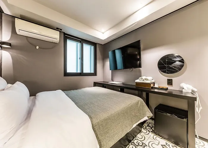 Hotel Sindang Rainbow